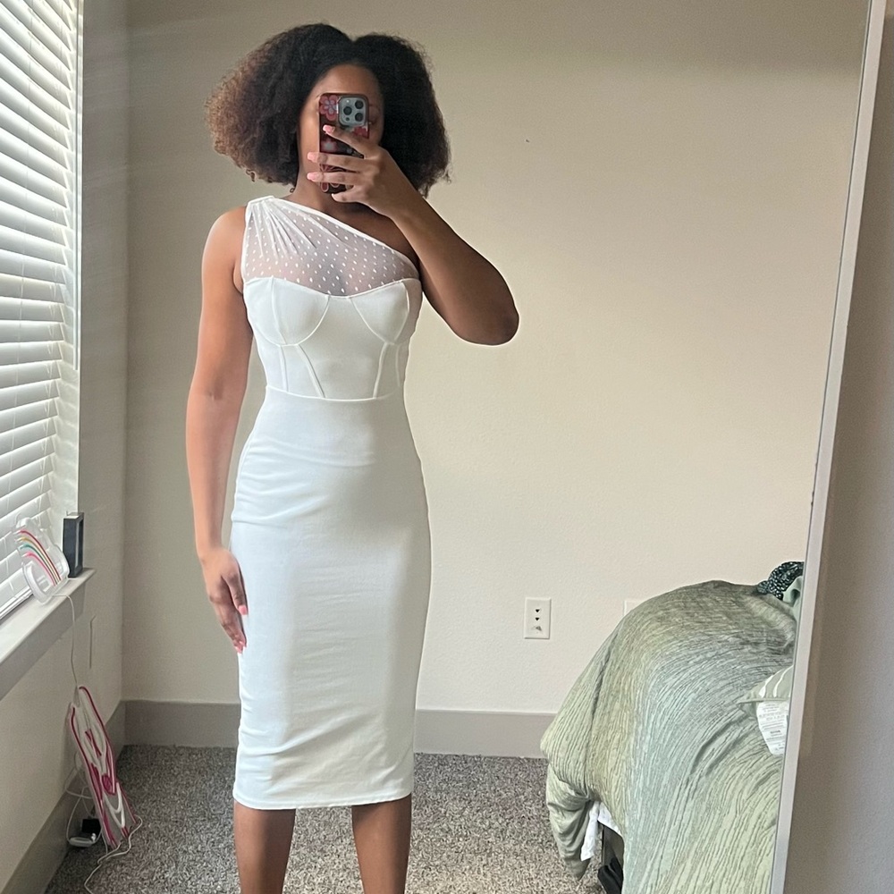 Elegant White One-Shoulder Dress